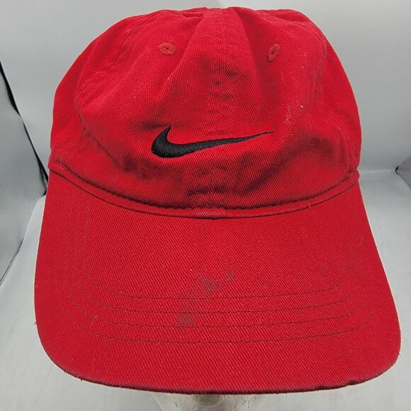 Nike Kids Red Baseball Hat Cap Adjustable Strap Outdoors Casual Lightweight - Picture 1 of 9